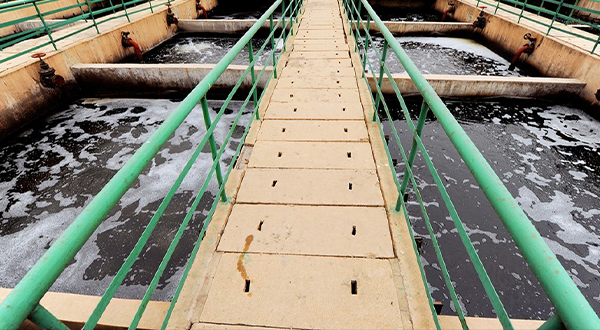 斜板隔油池-青島樂(lè)中環(huán)?？萍加邢薰? /> 
</p>
<p style=