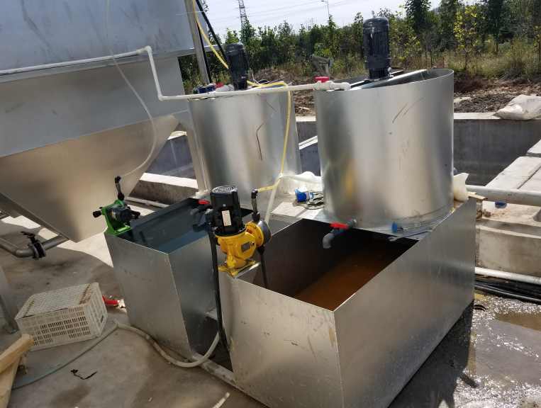 全自動加藥裝置設(shè)備用途，全自動智能加藥裝置價(jià)格，加藥裝置詳細(xì)介紹03